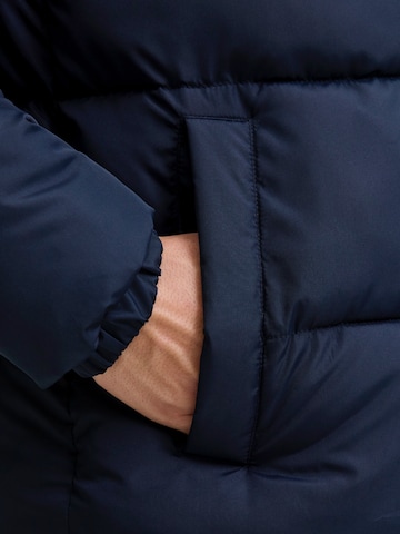 Geacă de iarnă 'JJMaze' de la JACK & JONES pe albastru