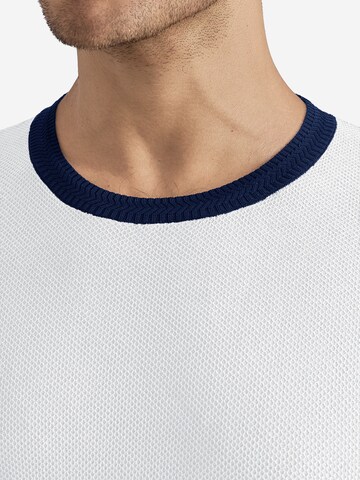 Pullover di Vantory in bianco