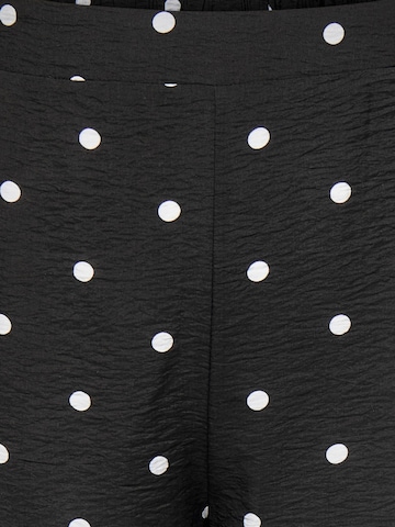 ONLY Carmakoma - regular Pantalón 'CARCarrie' en negro