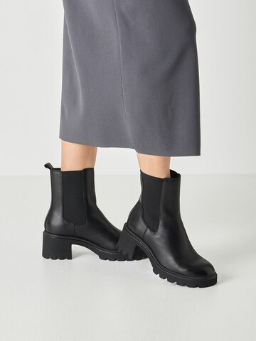 Tamaris - Botas chelsea em preto