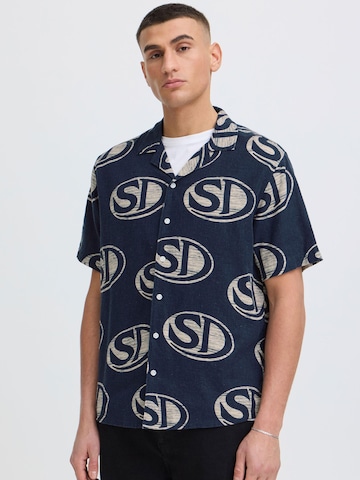 Coupe regular Chemise !Solid en bleu : devant