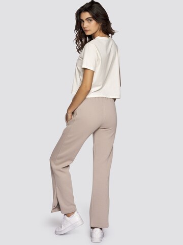 FRESHLIONS Loosefit Sporthose 'Alma' in Grau