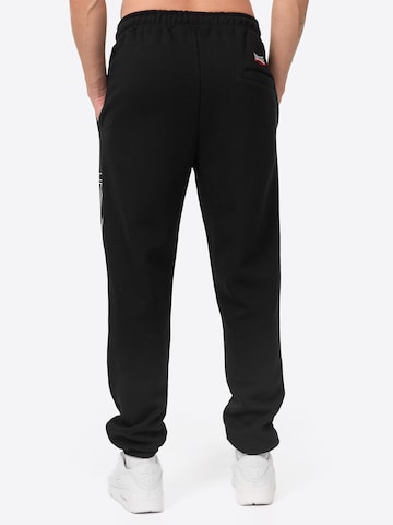 LONSDALE Конический (Tapered) Штаны 'Dartford' в Черный