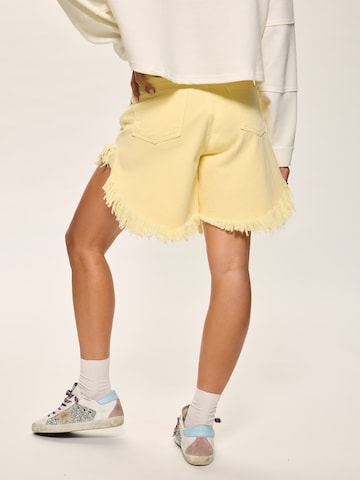 Kamila Šikl Regular Shorts in Gelb