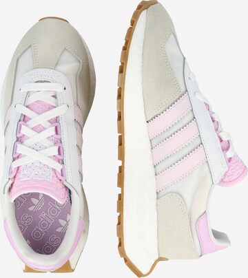 Baskets basses 'Retropy E5' ADIDAS ORIGINALS en blanc