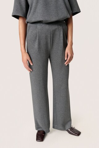 SOAKED IN LUXURY Wide leg Pants in Grey: front