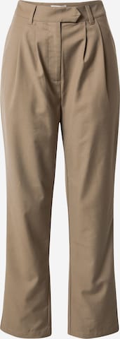 Guido Maria Kretschmer Collection Loose fit Pleat-Front Pants in Green: front