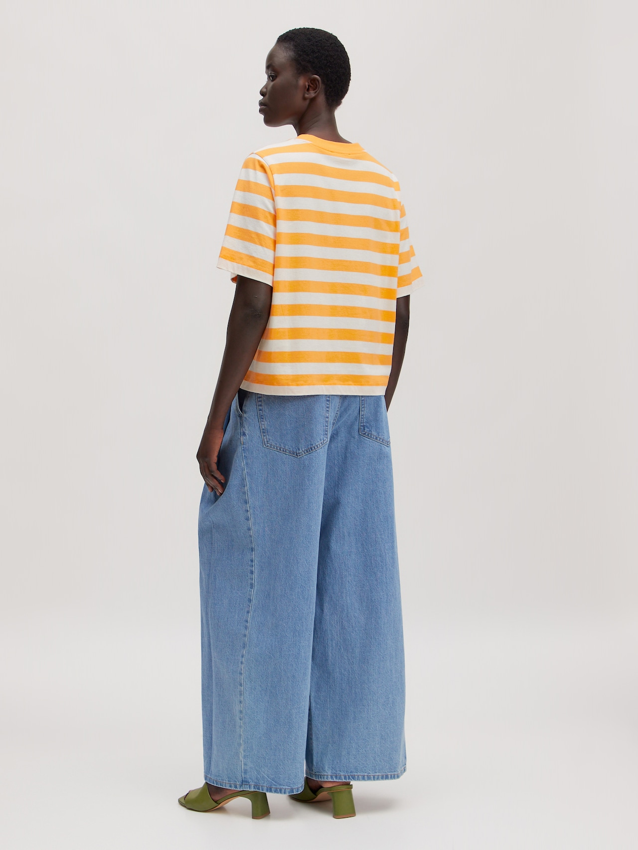EDITED T-shirt 'Nola' crème