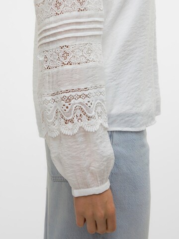 Chemisier 'VMTIFFANI' VERO MODA en blanc