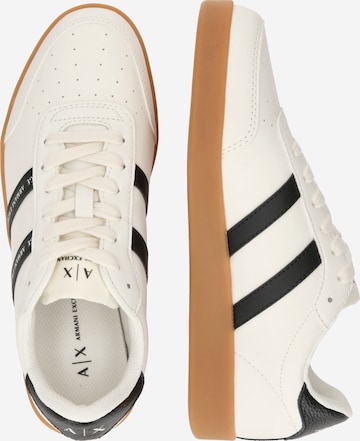 ARMANI EXCHANGE Låg sneaker i vit