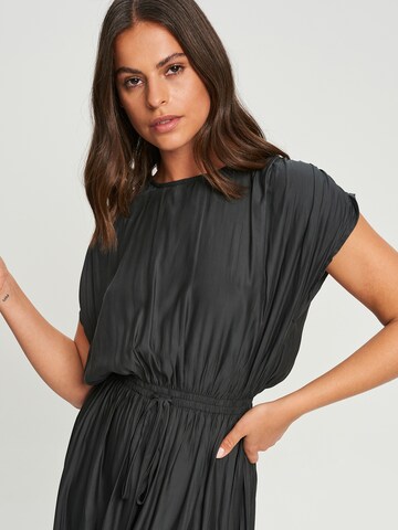 Abito 'Carol' di Willa in nero