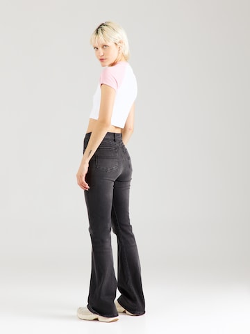 Tommy Jeans Flared Jeans 'SYLVIA HIGH RISE FLARE' in Zwart