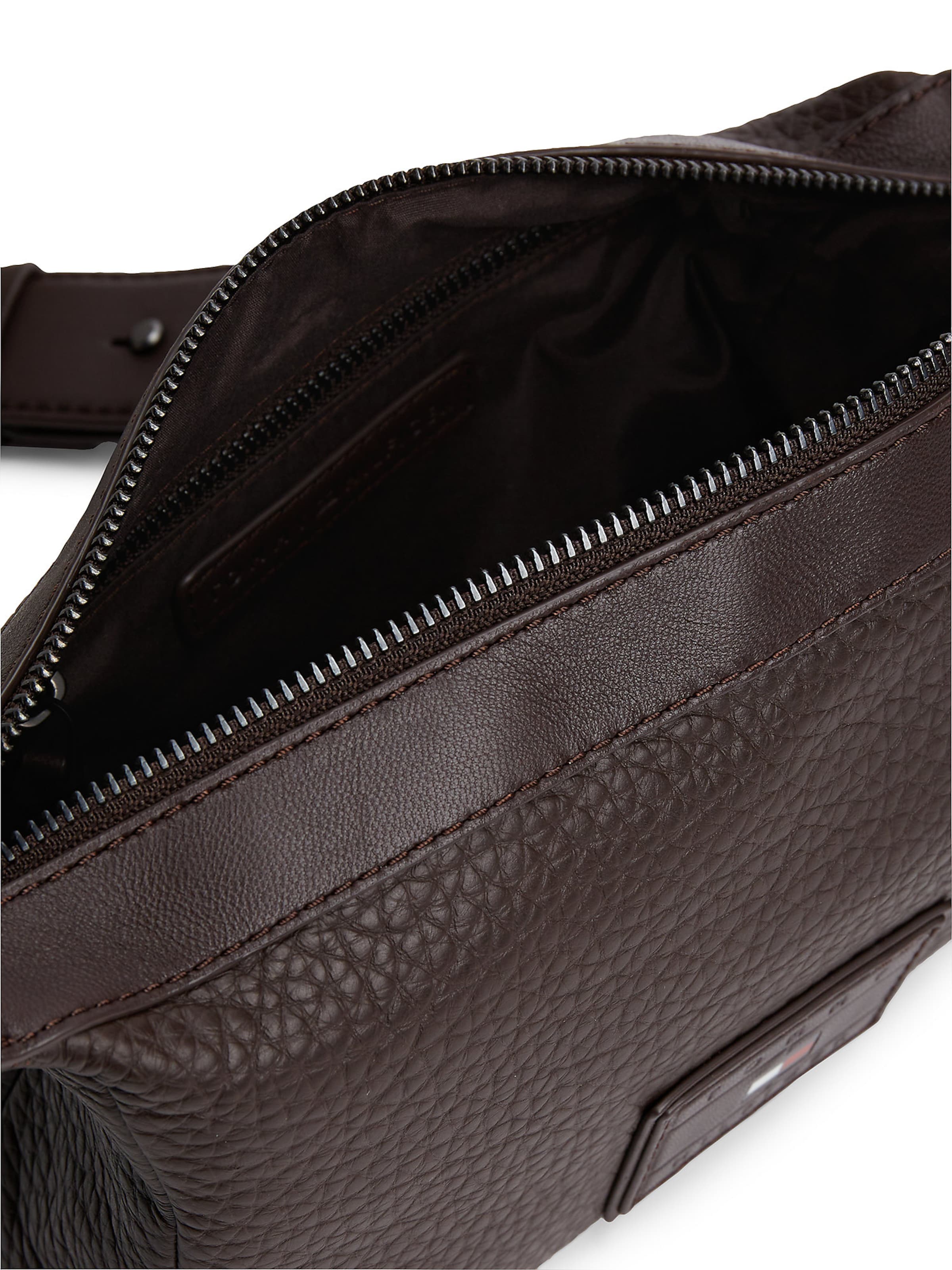 TOMMY HILFIGER Crossbody bag in Brown