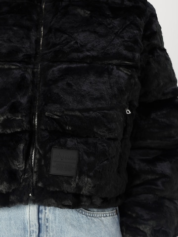 ALPHA INDUSTRIES Zimná bunda - Čierna