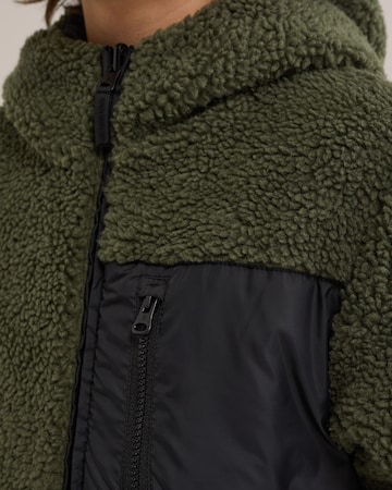WE Fashion Демисезонная куртка в Зеленый