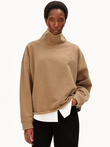 ARMEDANGELS Sweatshirt in Brown: front