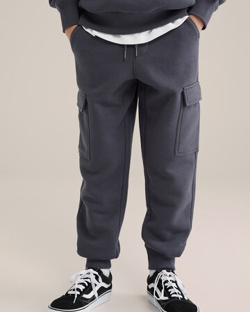 WE Fashion Конический (Tapered) Штаны в Серый: спереди
