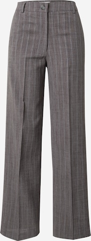 TOPSHOP Loose fit Trousers with creases in Grey: front