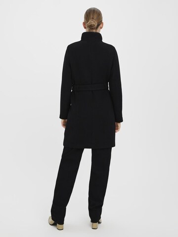 Manteau mi-saison 'VMCLASSBESSY' VERO MODA en noir