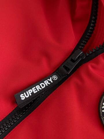 Completo funzionale di Superdry & Co in rosso