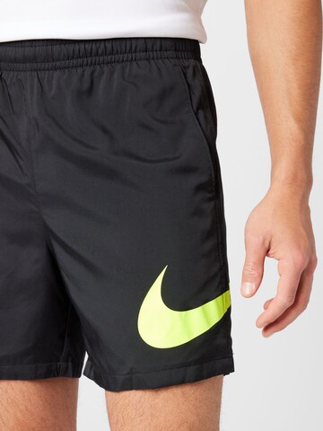 Regular Pantalon Nike Sportswear en noir