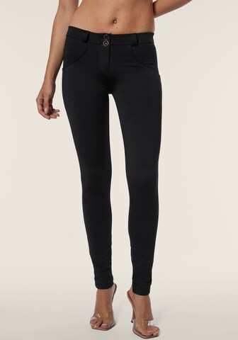 Freddy Skinny Leggings in Black: front