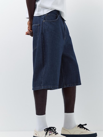 Pull&Bear Loosefit Džíny – modrá