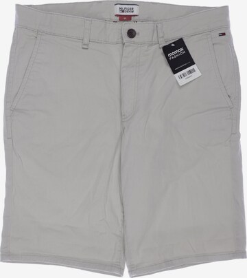 Tommy Jeans Shorts in 33 in White: front