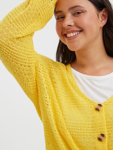 Vero Moda Curve Knit cardigan 'Whitney' in Yellow