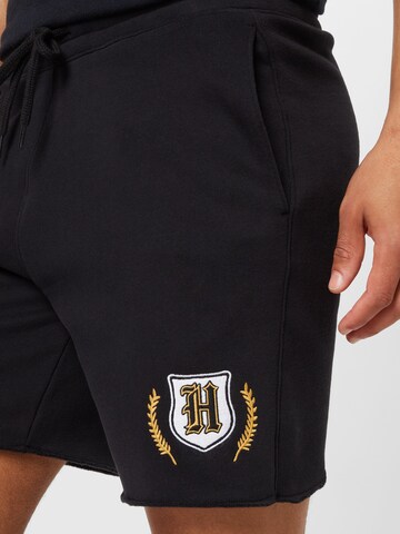 Regular Pantaloni de la HOLLISTER pe negru