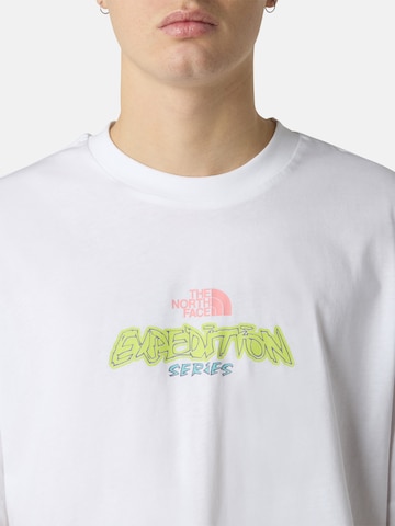 THE NORTH FACE Тениска 'Expedition Celebration' в бяло