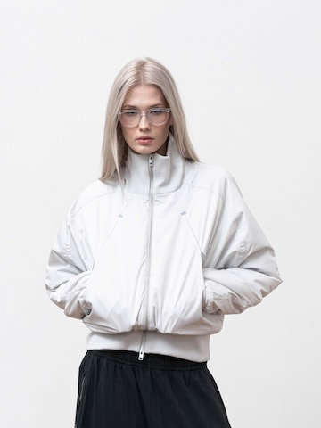 ENRAGE Overgangsjakke 'AUDIO BOMBER JACKET' i hvid