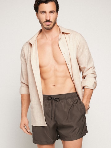 Tezenis Board Shorts in Brown