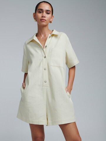 Tuta jumpsuit 'Sandra' di St MRLO in beige: frontale