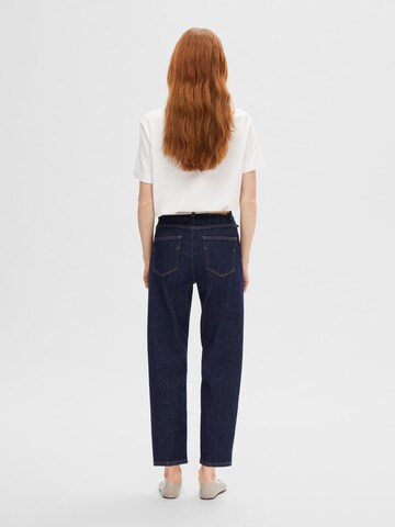 SELECTED FEMME Tapered Jeans 'Dagmar' in Blau