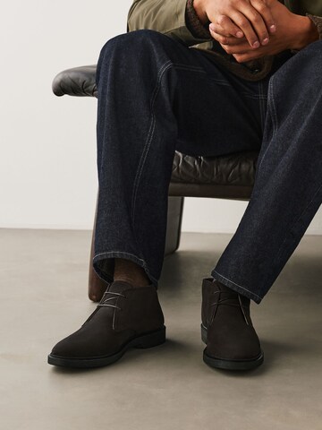 Next - Botas chukka em cinzento