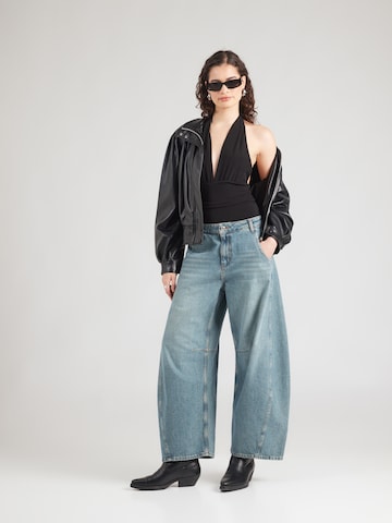 Tricou body 'Lexa' de la ABOUT YOU pe negru