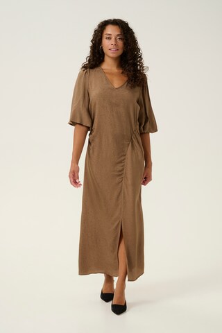 CULTURE Jurk in Beige: voorkant