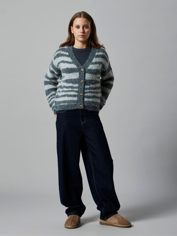 LMTD Knit cardigan in Grey