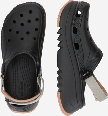 Saboţi 'Hiker Xscape' de la Crocs pe negru