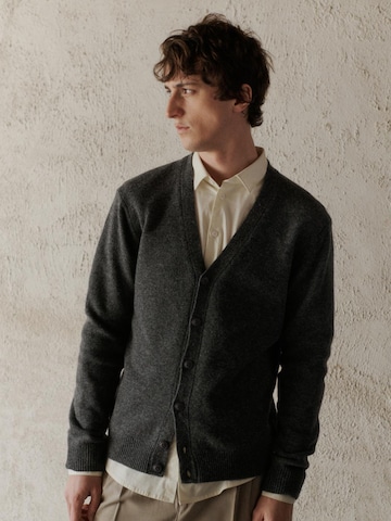 pelēks Casual Friday Adīta jaka 'Karl'