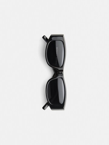 Bershka Sonnenbrille in Schwarz