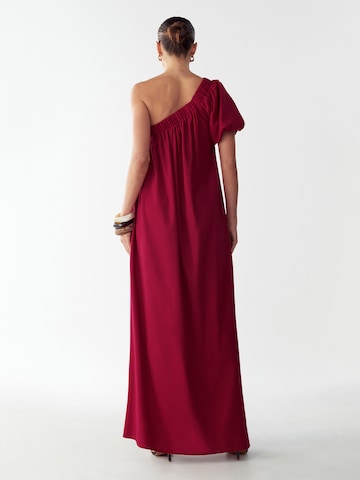 St MRLO Šaty 'JOLIE' - Červená: zadná strana