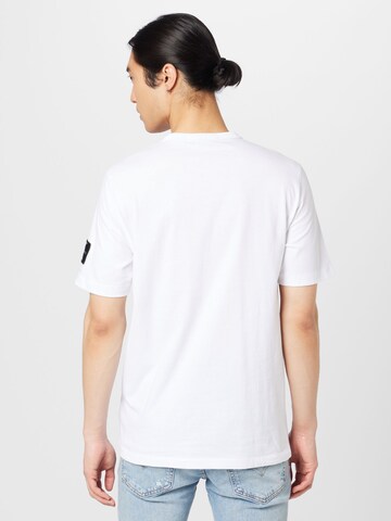 T-Shirt Calvin Klein Jeans en blanc