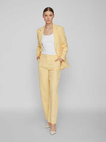 VILA Regular Pants 'Kamma' in Yellow