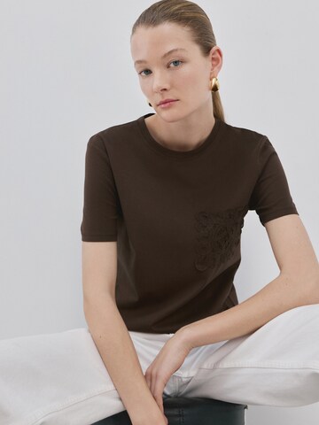 MANGO Shirt 'DAISY' in Bruin: voorkant