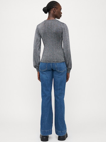 Vero Moda Tall Sweter 'VMTALIA' w kolorze czarny