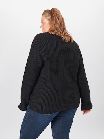 ABOUT YOU Curvy Sweater 'Valeska' in Black