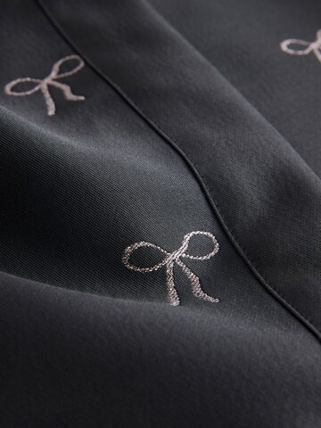 Next Bluse in Schwarz