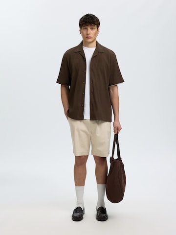 SELECTED Comfort Fit Skjorte 'SLMSIMON' i brun